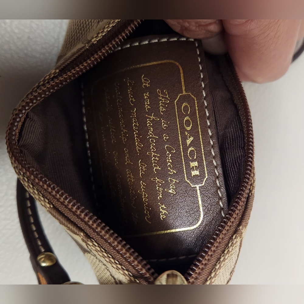 Coach Vintage Brown & Gold SignatureJacquard Canvas Wristlet - Picture 4 of 6